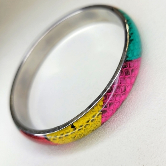 Acrylic/Metal Colorful Snake Print Bangle Bracelet - Picture 1 of 6